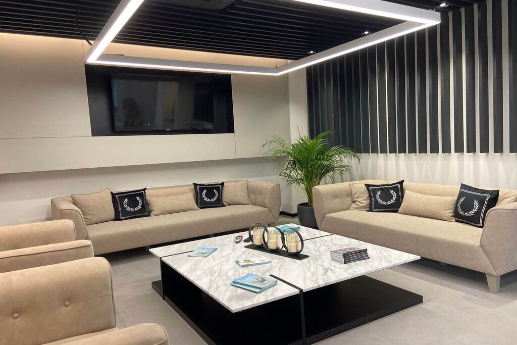 dr-he-clinic-2