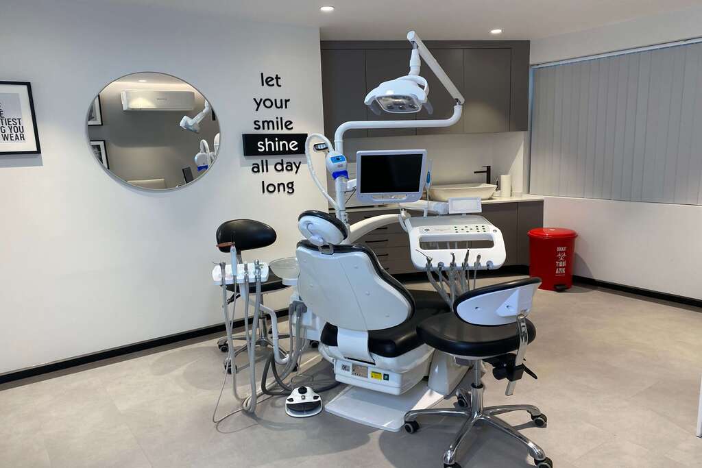 dr-he-clinic-10