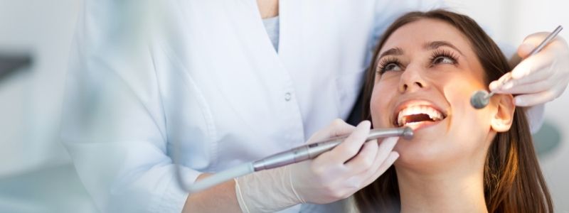Do veneers make your teeth straight?